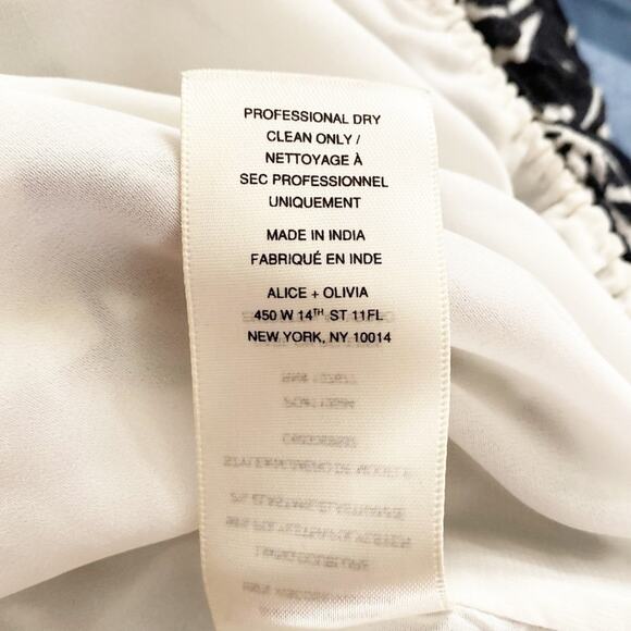 Alice + Olivia Women's White Black Naya Printed Blouson Boho Top Size S - Picture 6 of 8